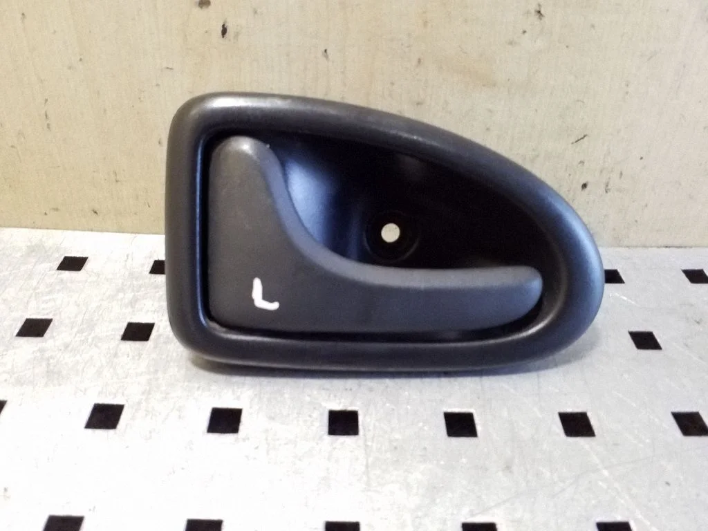 Front door interior handle 8200028994