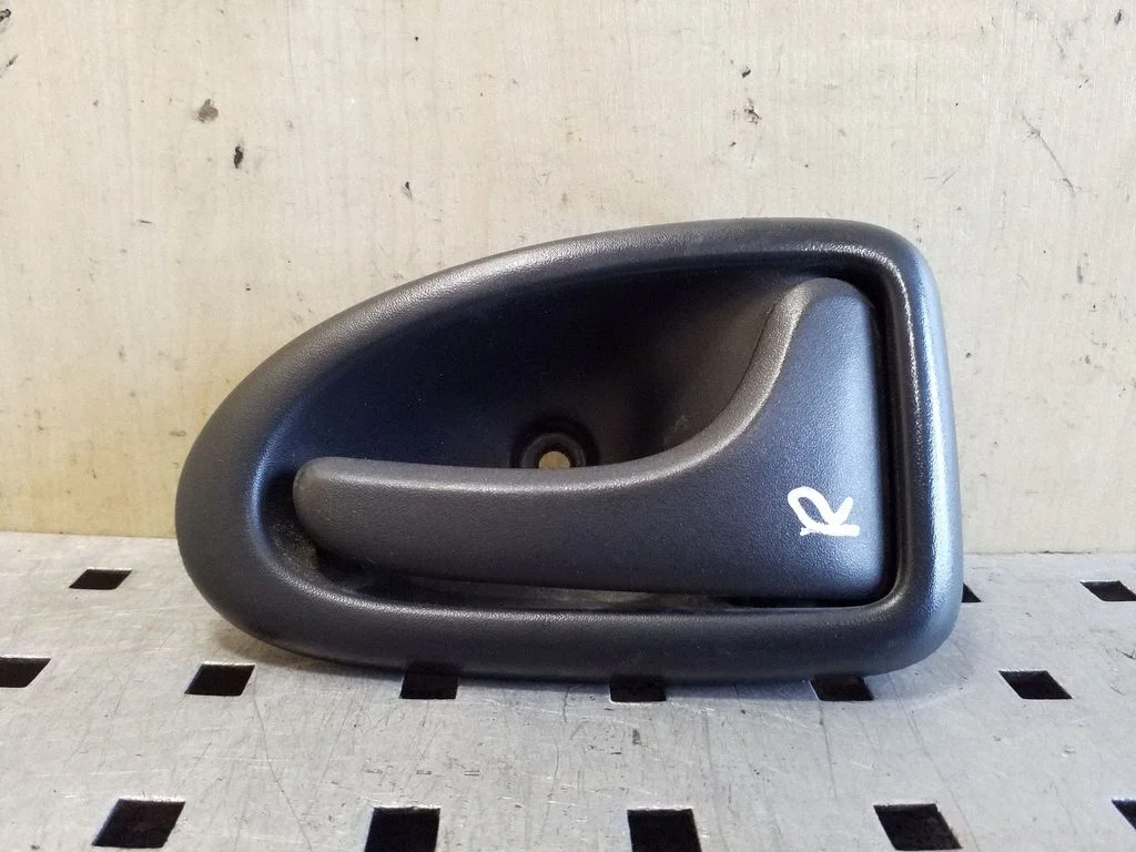 Front door interior handle 8200028995
