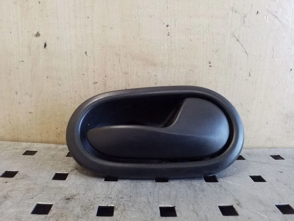 Front door interior handle 826721919R