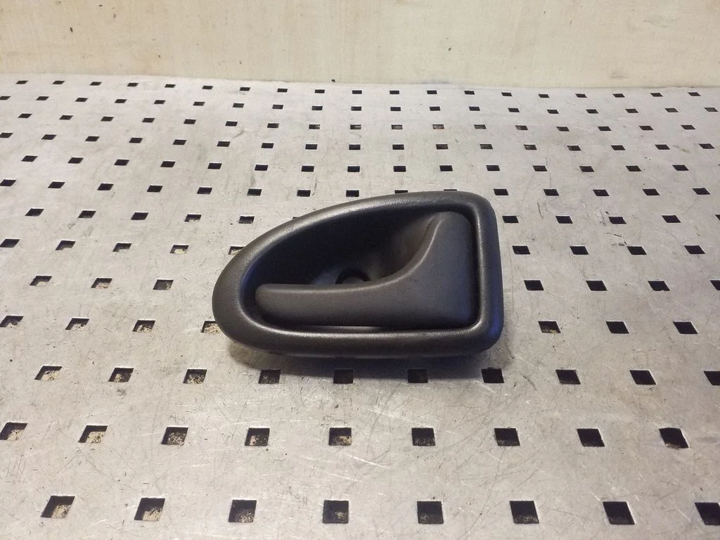 Front door interior handle 8200028995