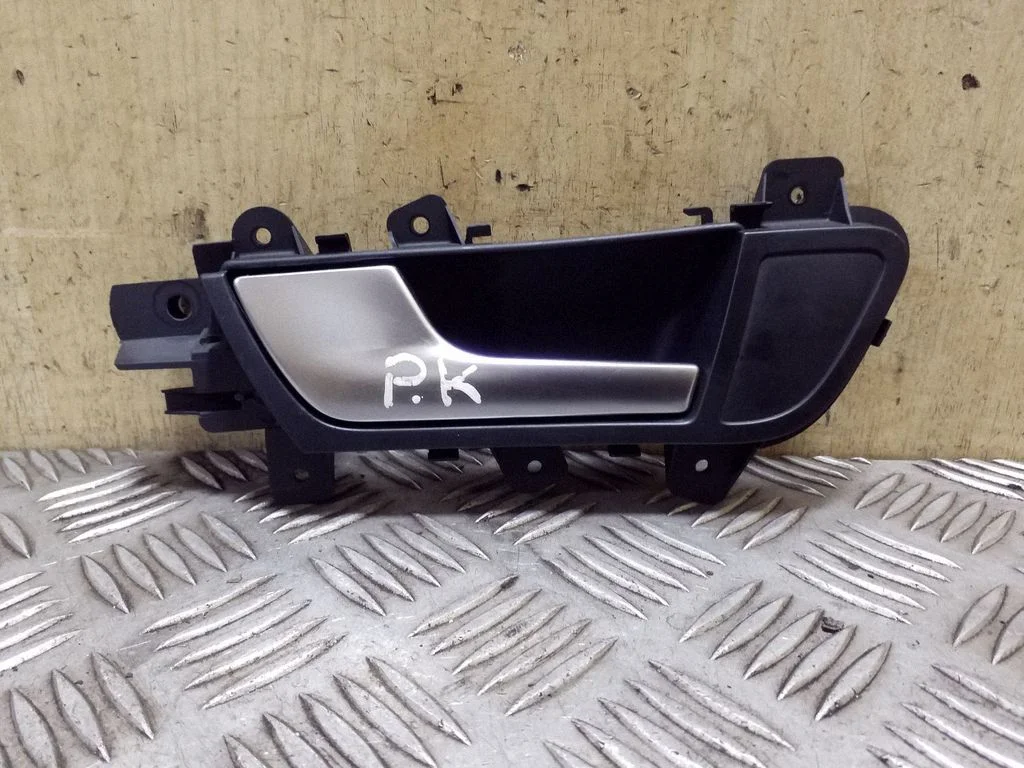 Front door interior handle – Audi A4 Allroad B8 (2008-2016)