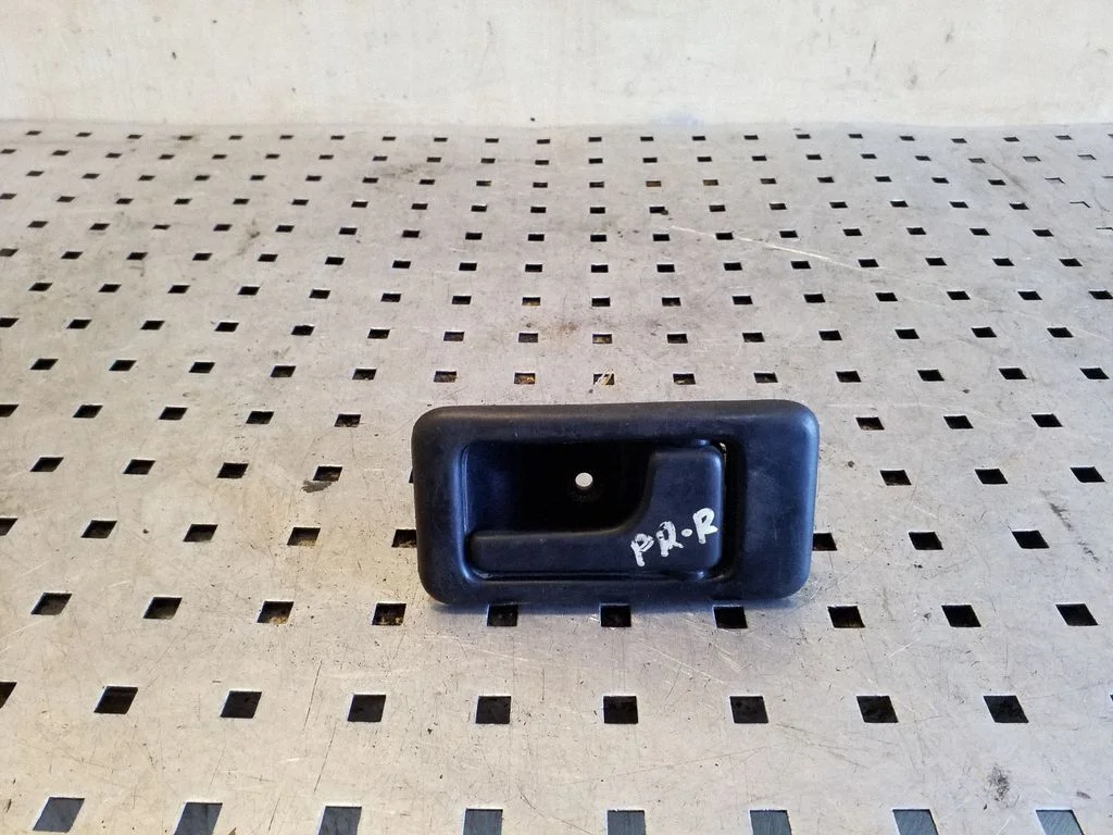 Front door interior handle – right