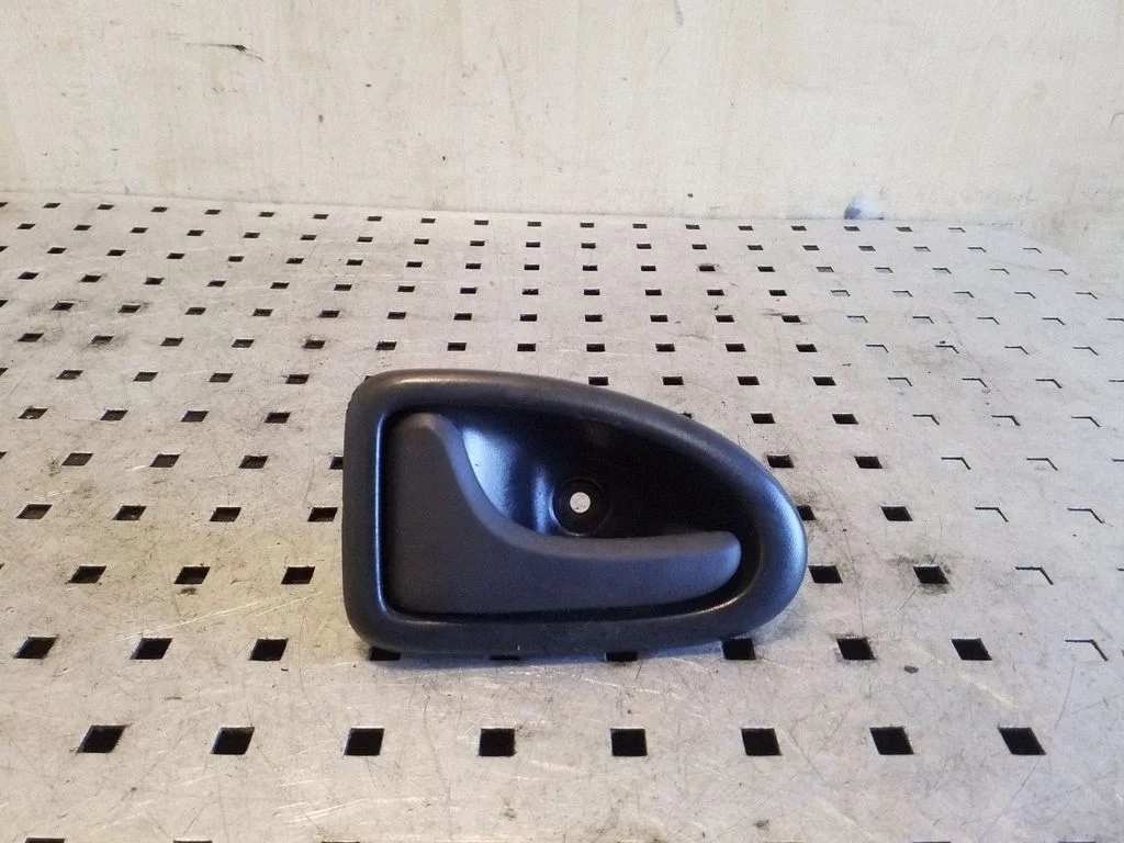 Front door interior handle 8200028994