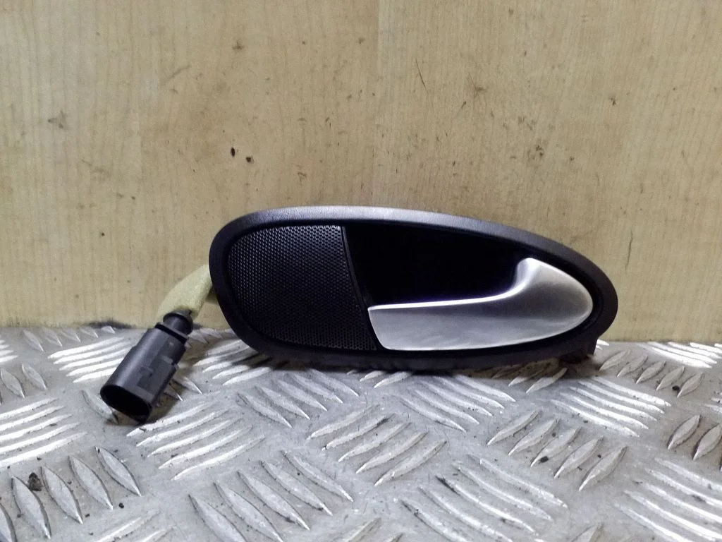 Front door interior handle 5P0837114B