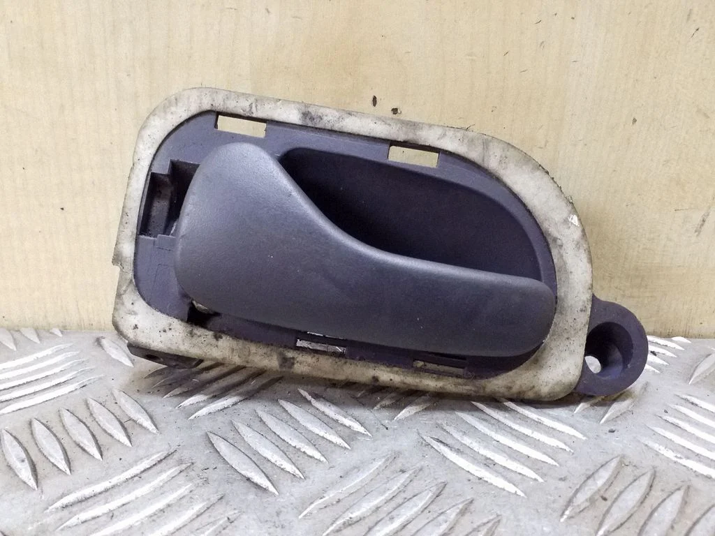 Esiukse sisemine käepide – Renault Espace IV (2002-2014)