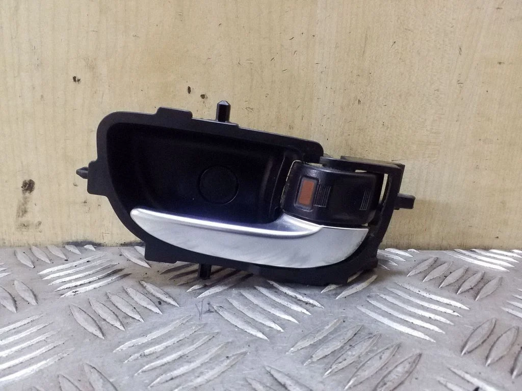 Front door interior handle 692050D271