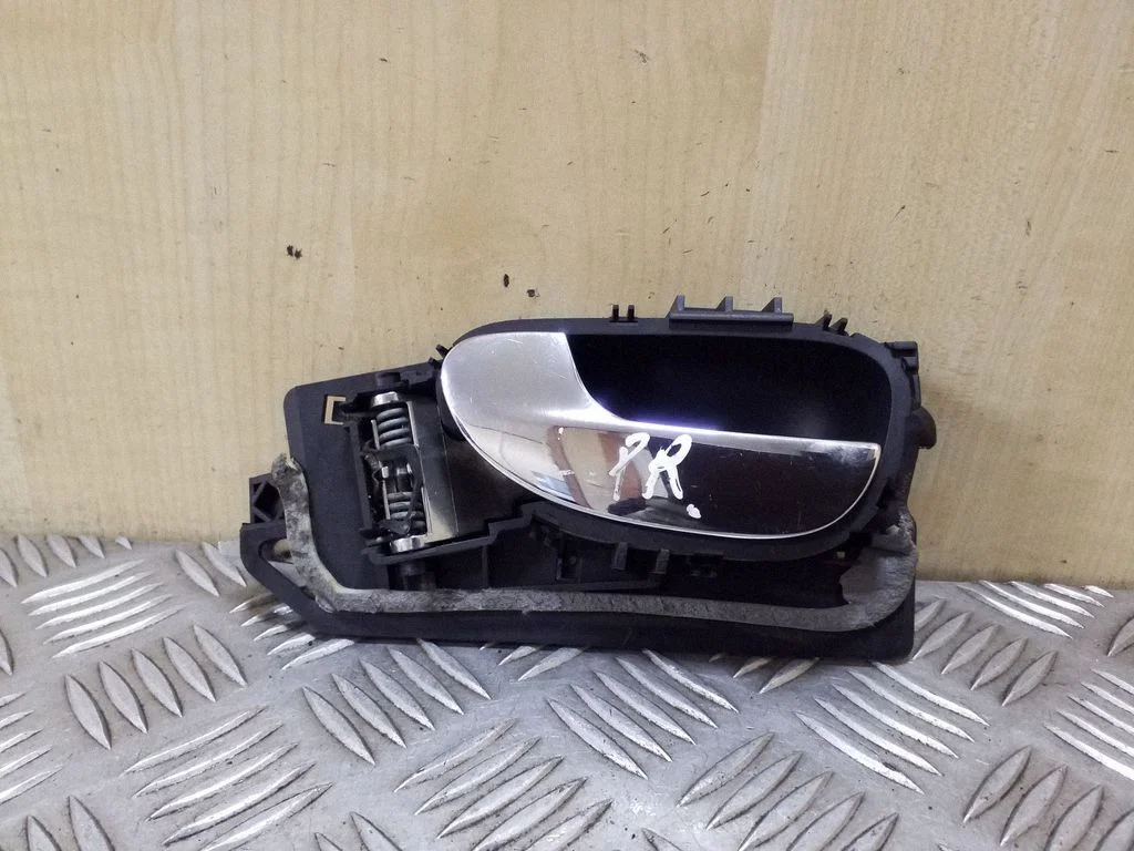 Front door interior handle 9643604577