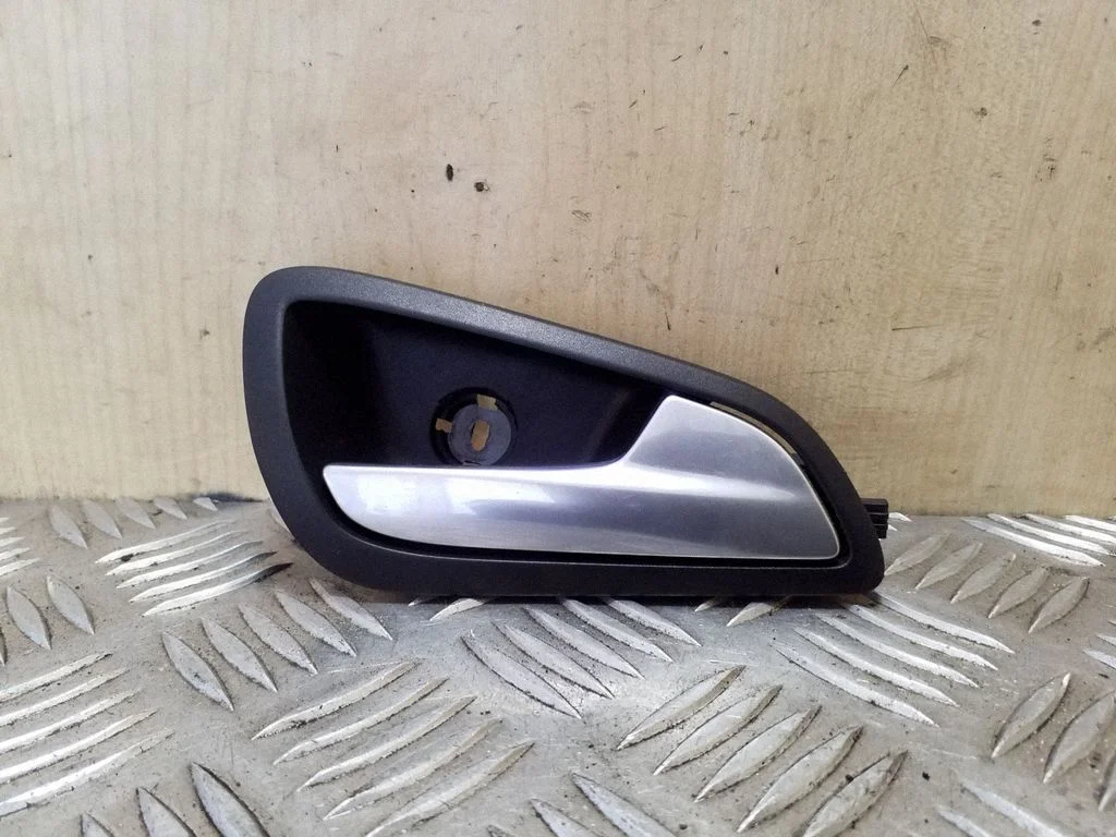 Front door interior handle AM51U22600BDW
