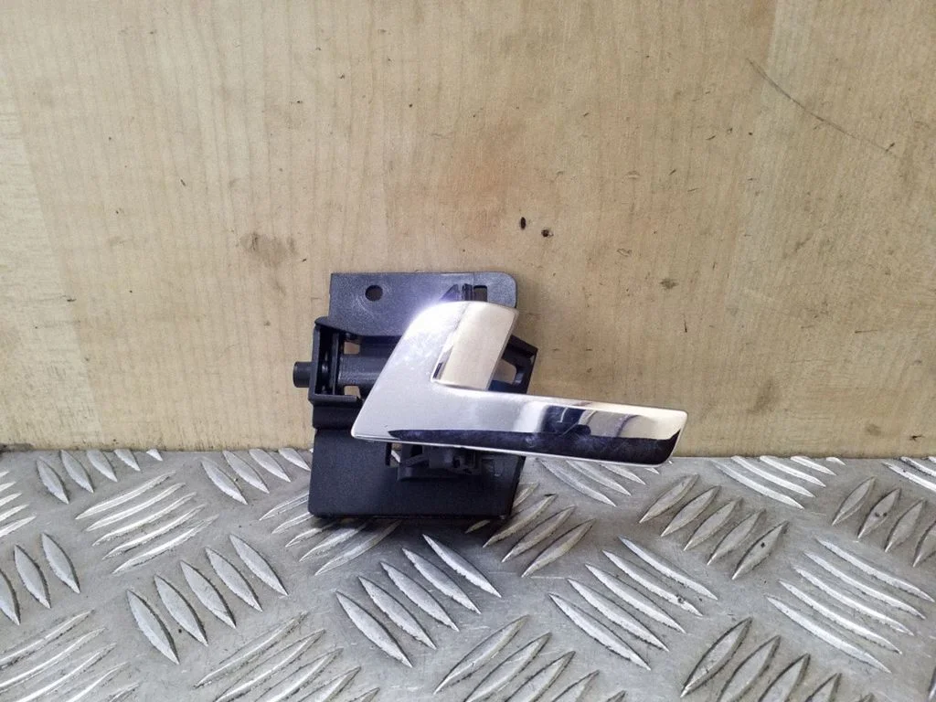 Front door interior handle 3D0839617D