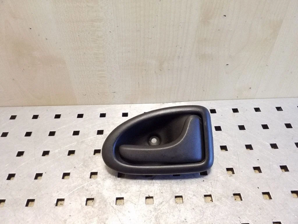 Front door interior handle 8200028995