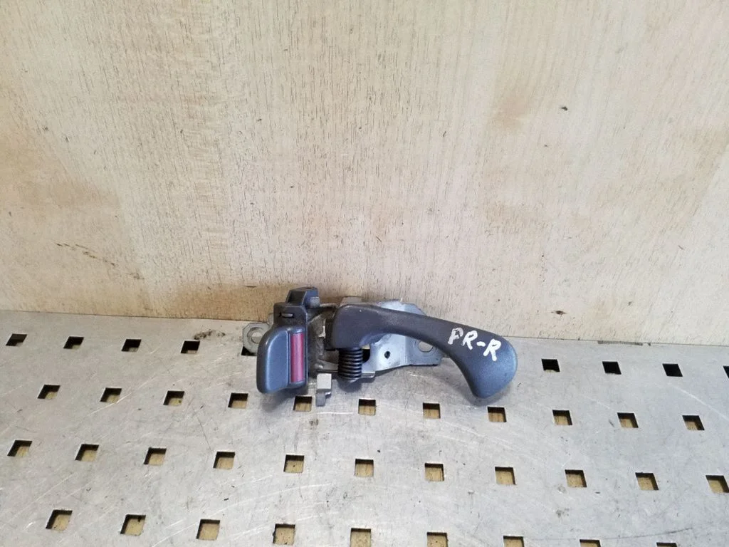 Front door interior handle – right