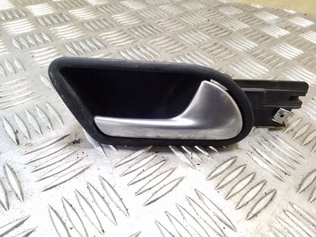 Front door interior handle 1K1837114