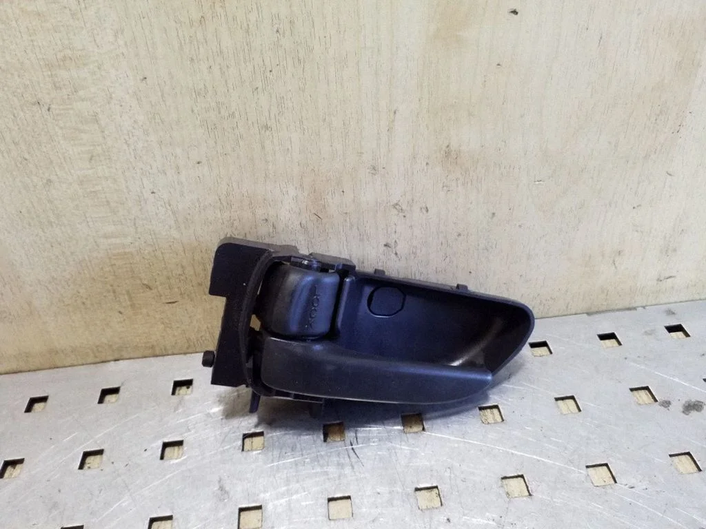 Esiukse sisemine käepide – Subaru Forester SG (2003-2005)