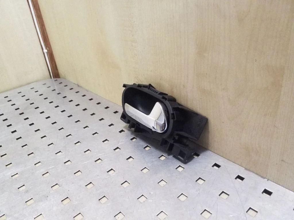 Front door interior handle 9683446577