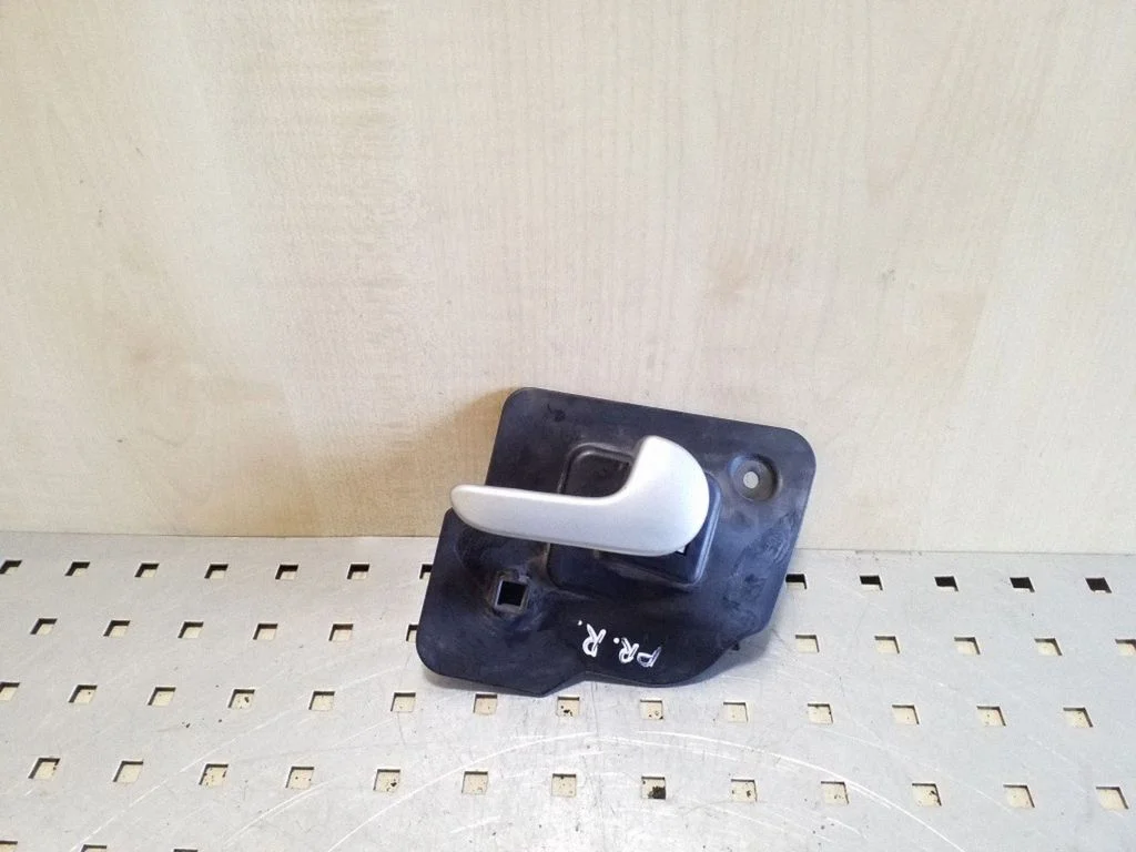 Front door interior handle 13121859