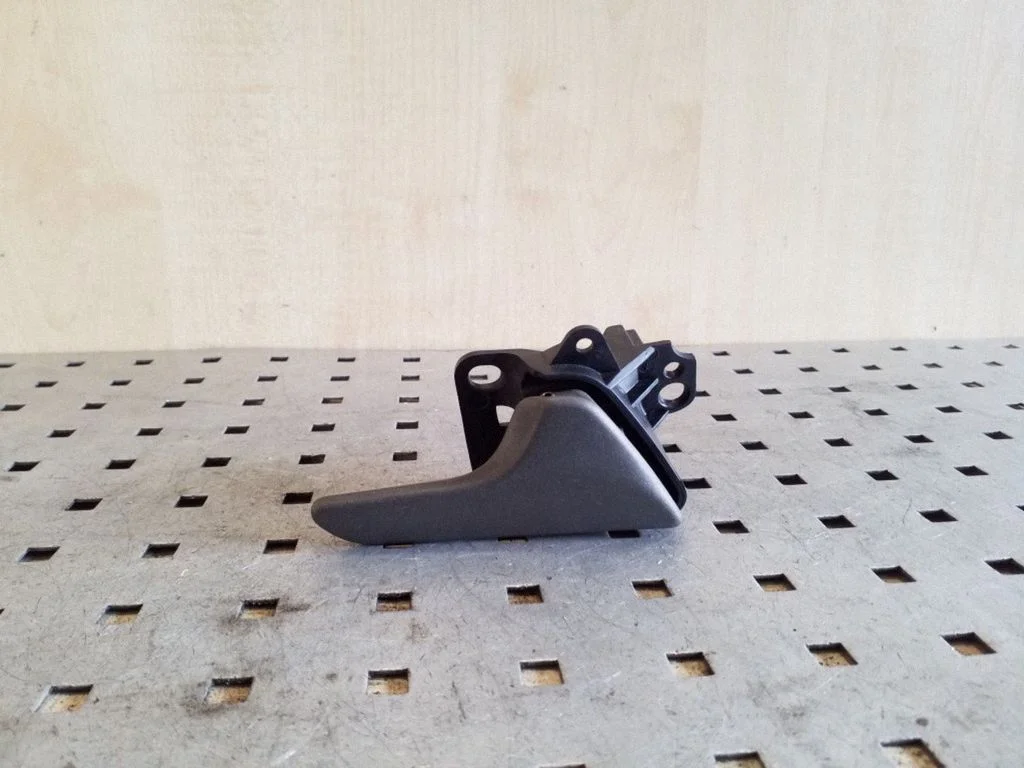 Front door interior handle A9067600261