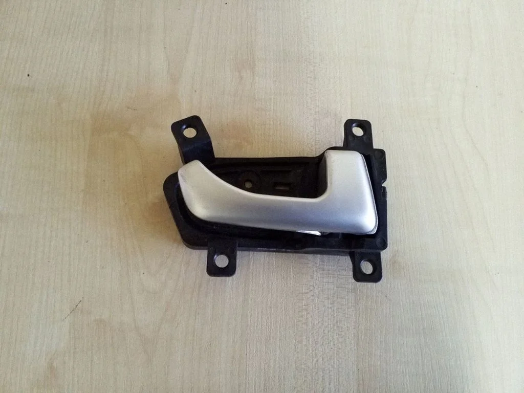 Front door interior handle 826203U000