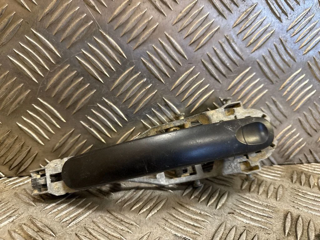 Ārējais atvēršanas rokturis – Volkswagen Golf Plus (2005-2013)