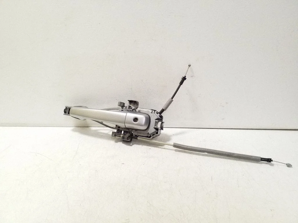 Front door exterior handle – front right