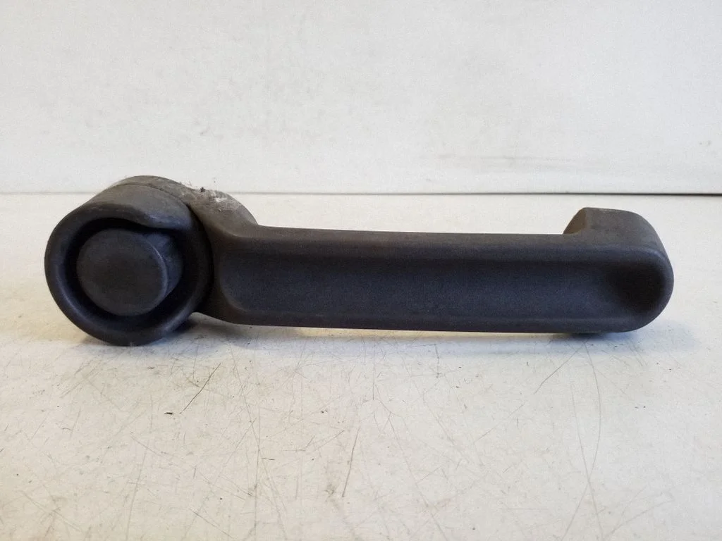 Front door exterior handle – left