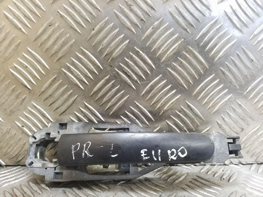 Esiukse välimine käepide 3B0837885