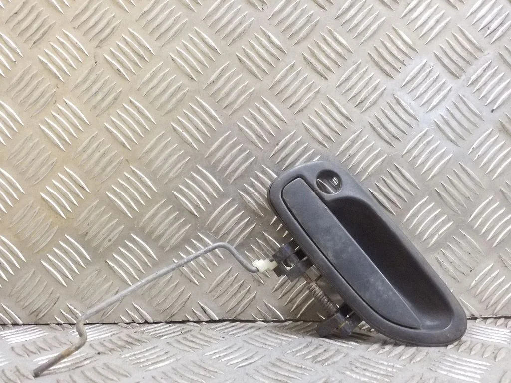 Front door exterior handle – left