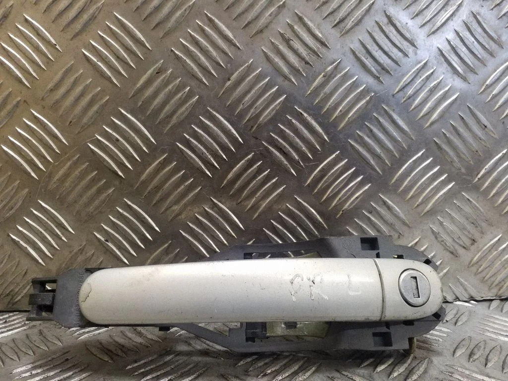 Esiukse välimine käepide 3B0837885