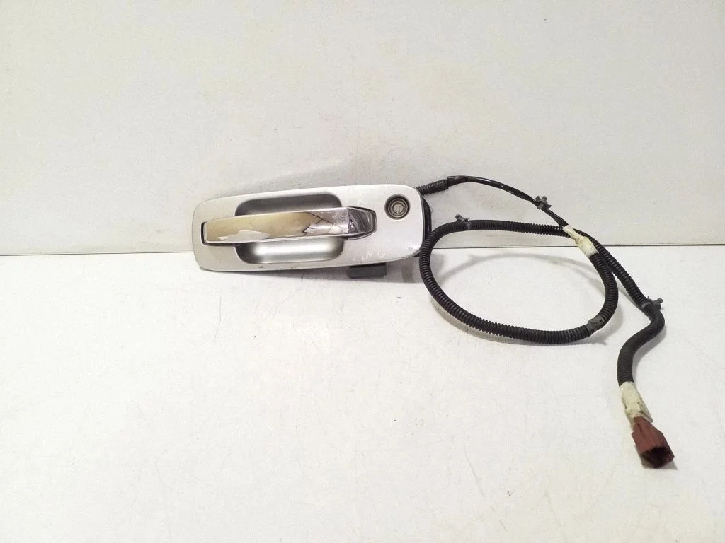Front door exterior handle – right