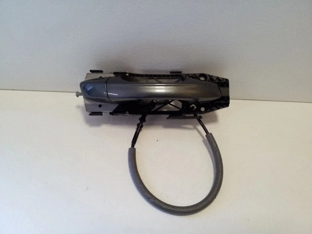 Front door exterior handle 8V0837885