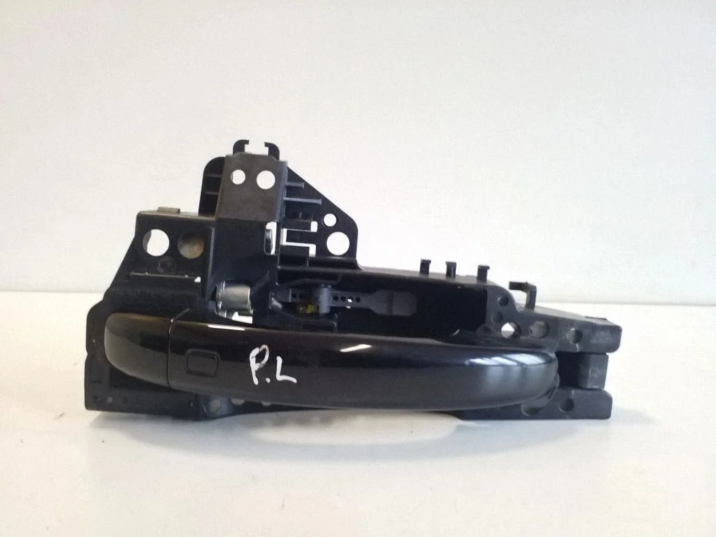 Esiukse välimine käepide 8U0837885