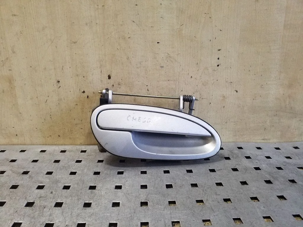 Front door exterior handle – right