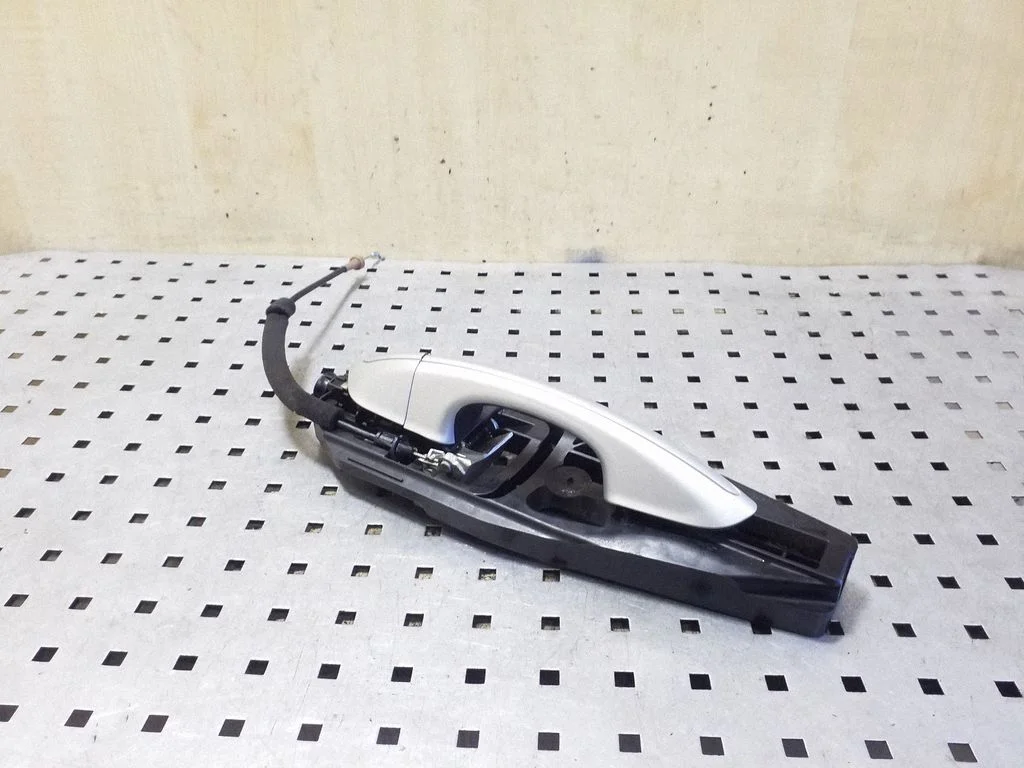 Front door exterior handle ES73F224N03AD