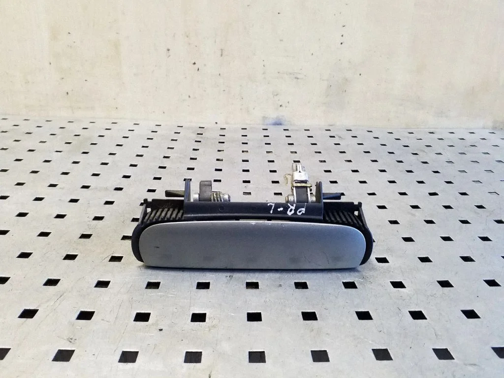 Esiukse välimine käepide 4B0839885