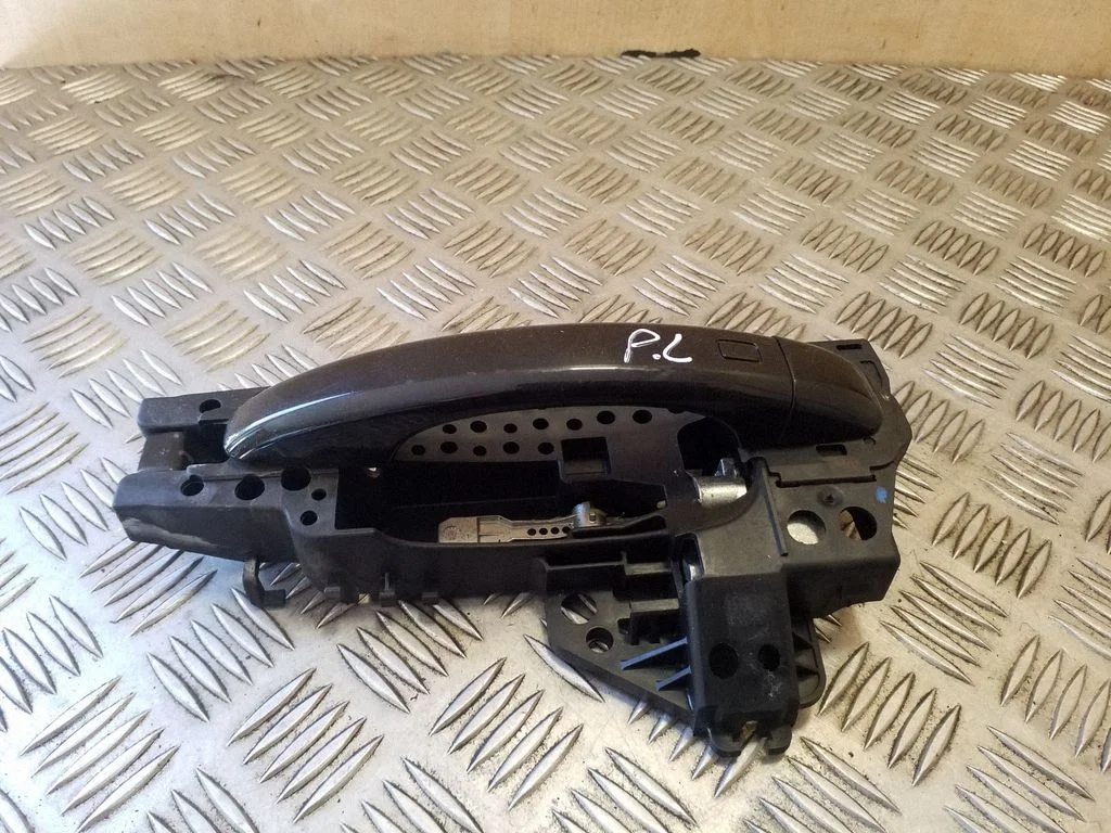 Front door exterior handle 8T01837885