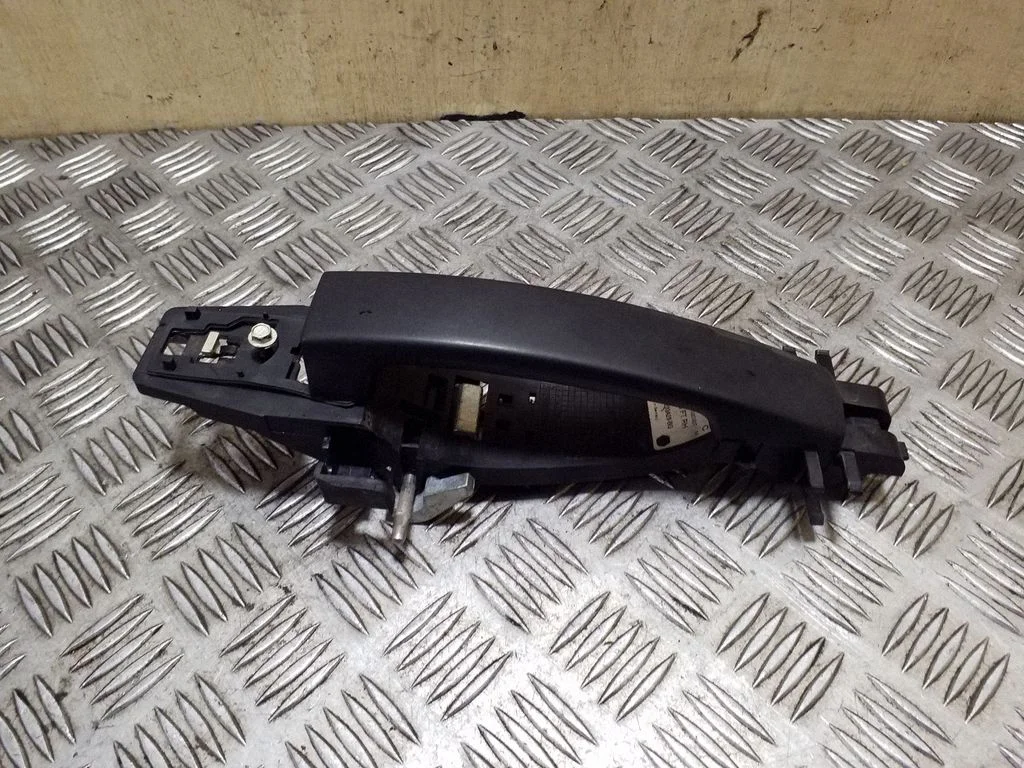 Klamka zewnętrzna drzwi przednich 6H52203A28BG
