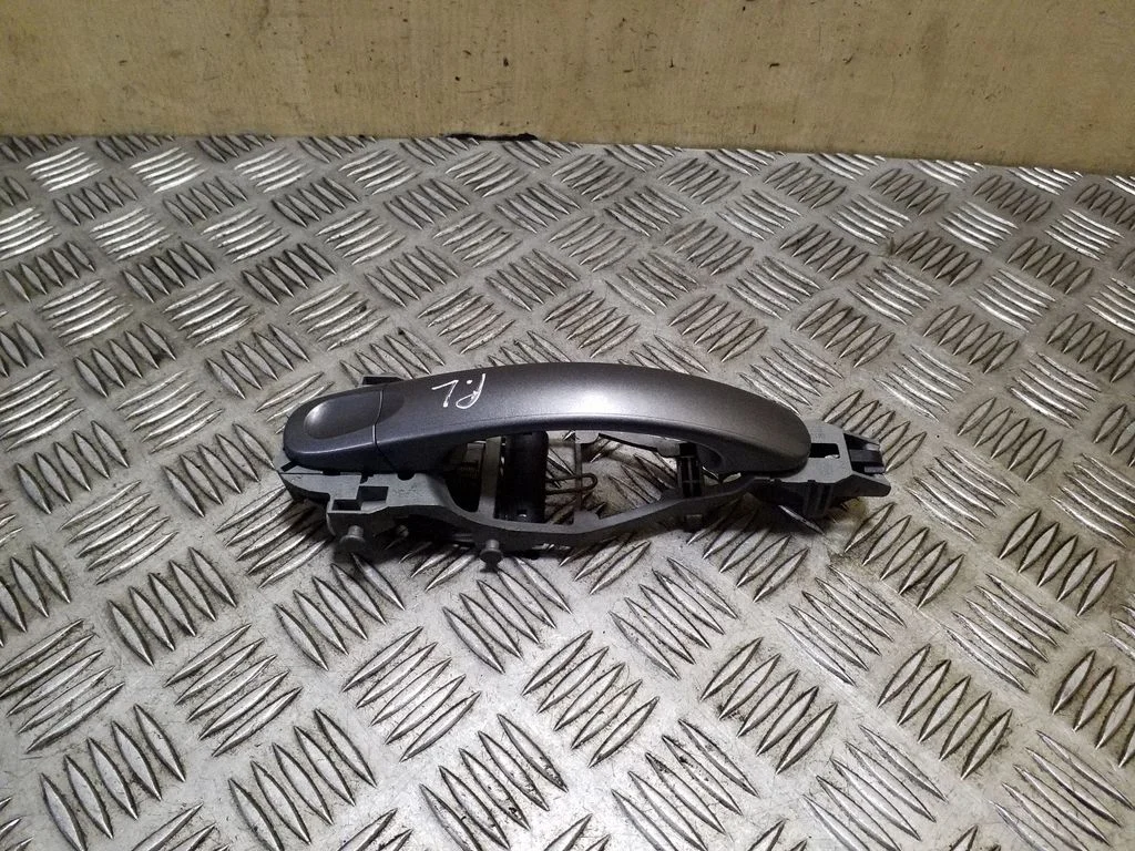 Ārējais atvēršanas rokturis – Volkswagen Golf Plus (2005-2013)