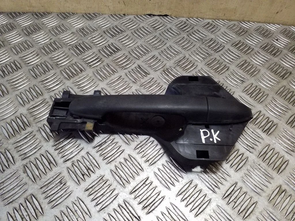 Klamka zewnętrzna drzwi przednich A9067600934