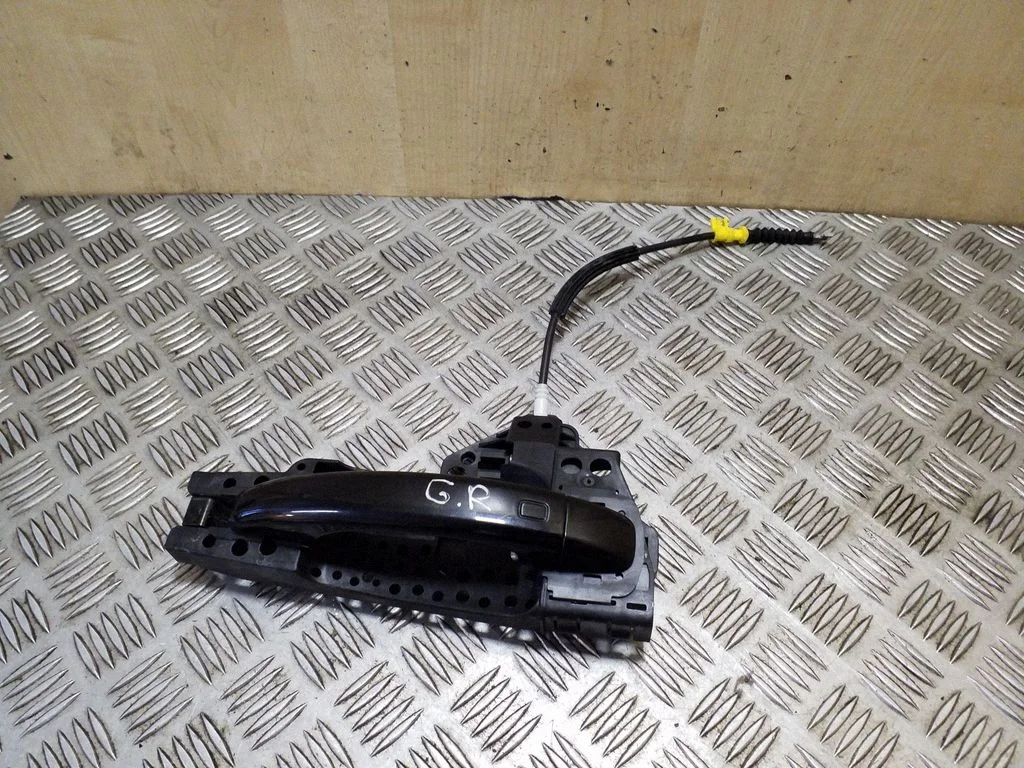 Esiukse välimine käepide 8T0837886A