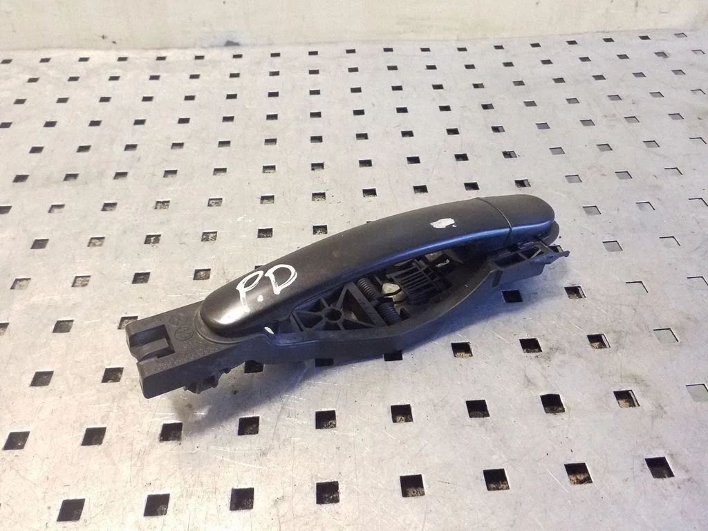 Esiukse välimine käepide 6Q4839886A