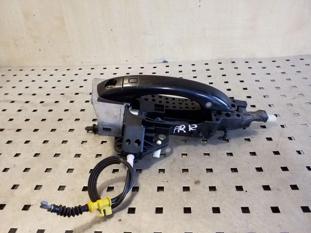 Front door exterior handle – Audi A8 S8 D4 4H (2010-2016)