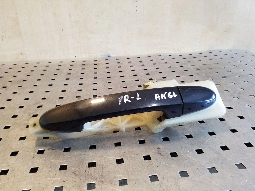 Front door exterior handle – left