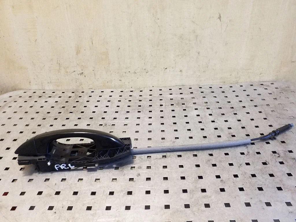 Esiukse välimine käepide 5N0837017C