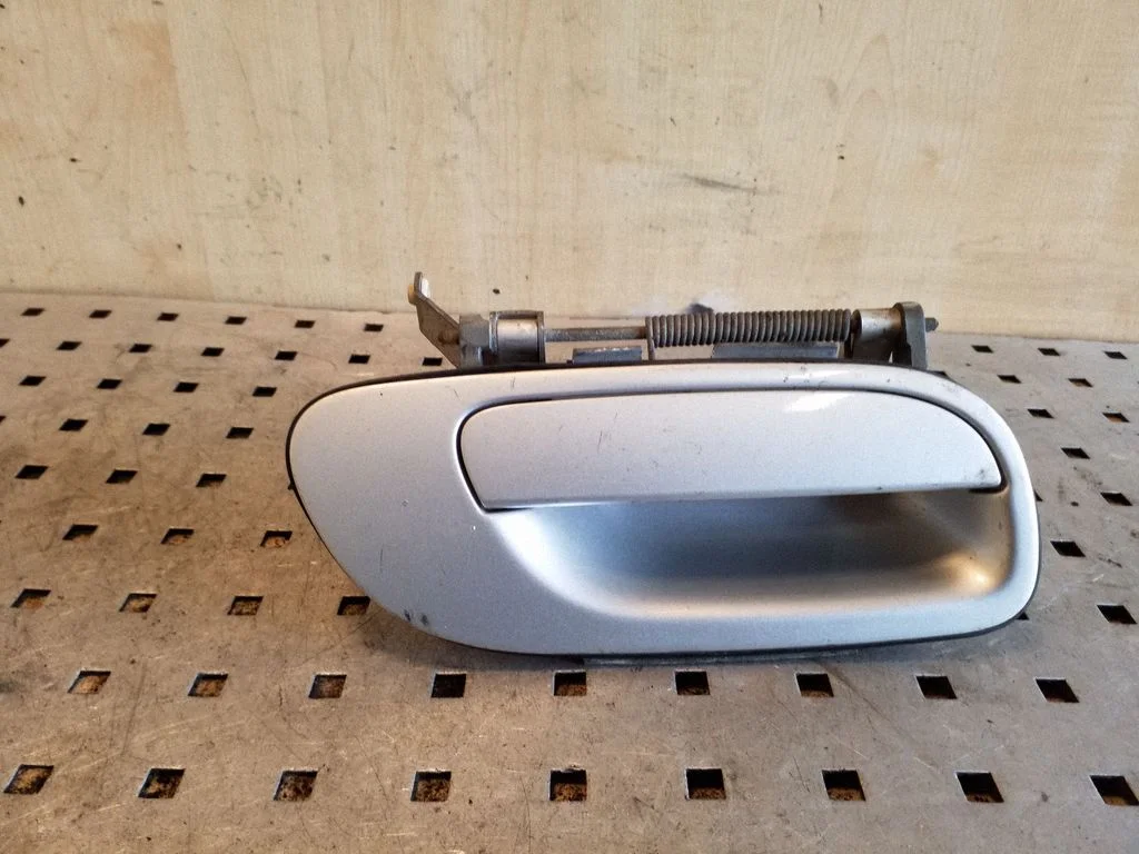 Esiukse välimine käepide 9159640RH