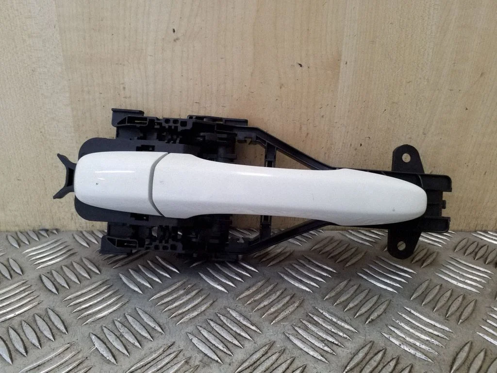 Front door exterior handle – Volvo V40 (2012-2019)