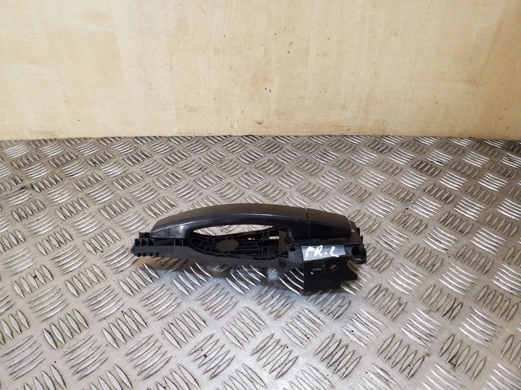 Front door exterior handle – left