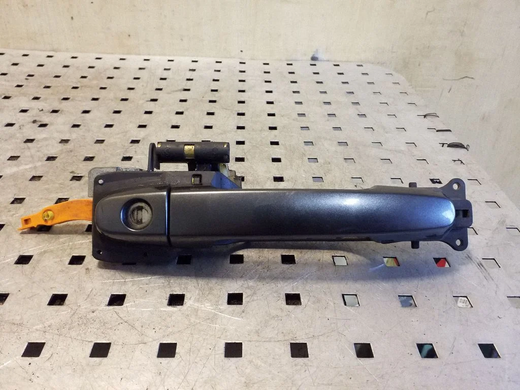 Front door exterior handle – right