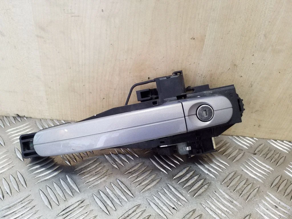 Front door exterior handle BM51A224A36DG