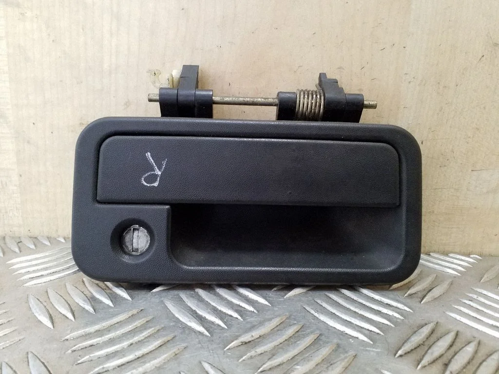 Front door exterior handle – right