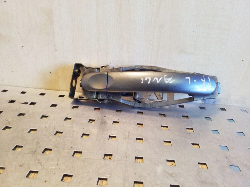 Front door exterior handle – left