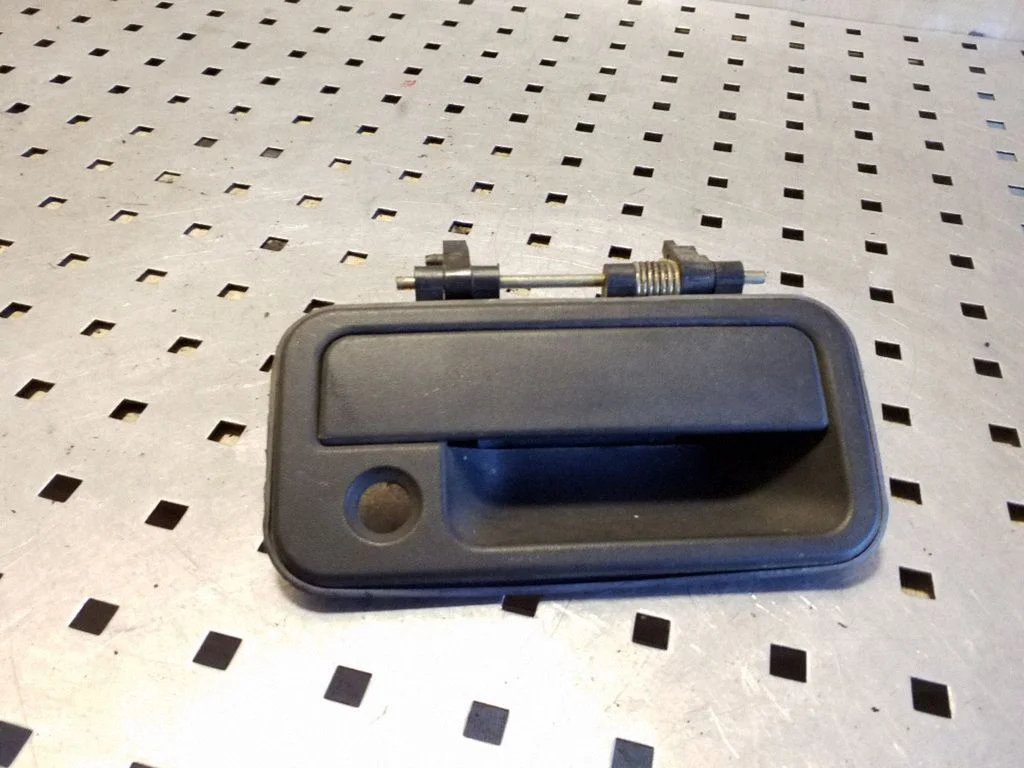 Front door exterior handle – right